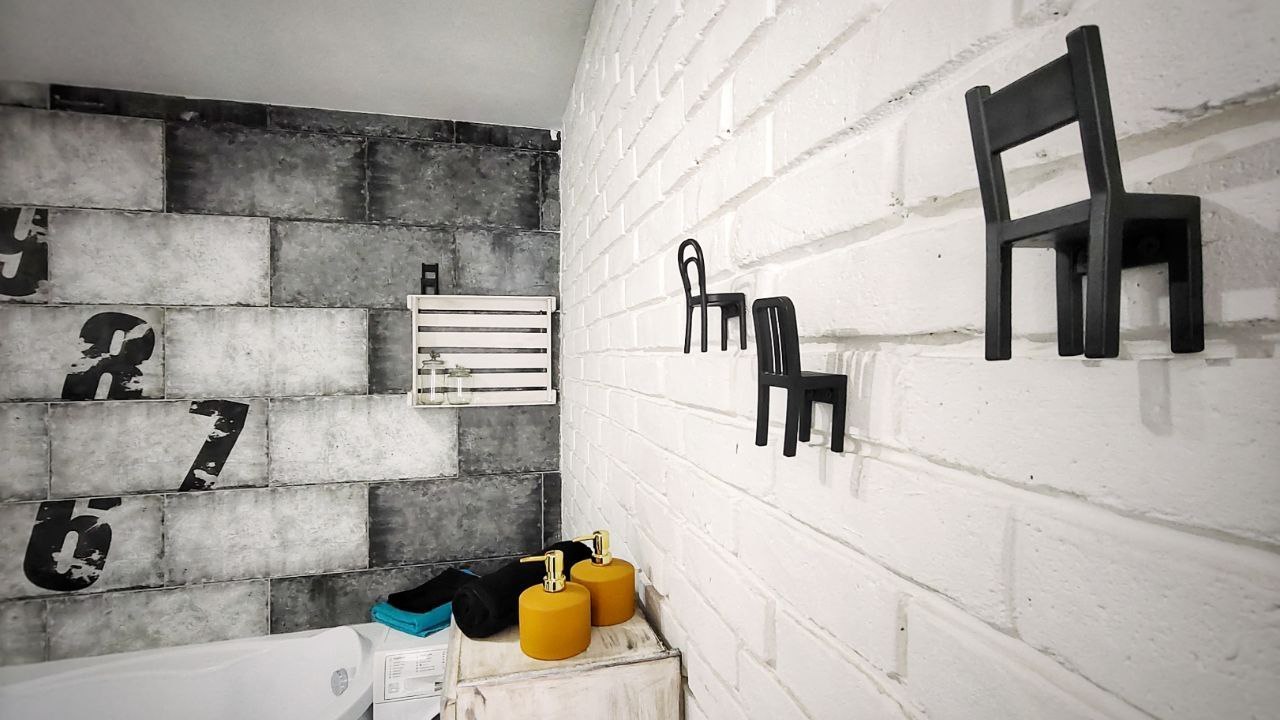Стильная уютная и чистая студия с дизайнерским Loft ремонтом 